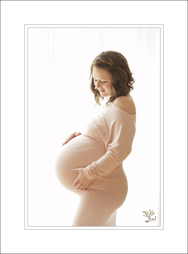 Bonney Lake Maternity Photographer